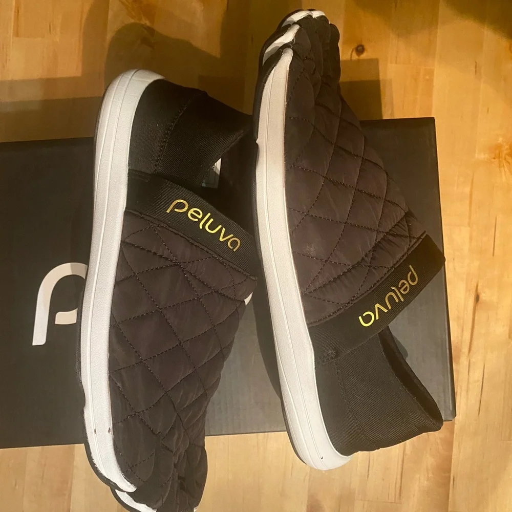Peluva ZEN Active Slip Ons women’s size 10.5 black - Picture 7 of 7